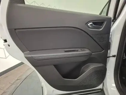 Photo 23 Renault Captur  E-Tech full hybrid 145 ch