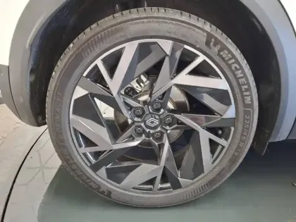 Photo 13 Renault Captur  E-Tech full hybrid 145 ch