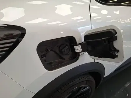 Photo 16 Renault Captur  E-Tech full hybrid 145 ch