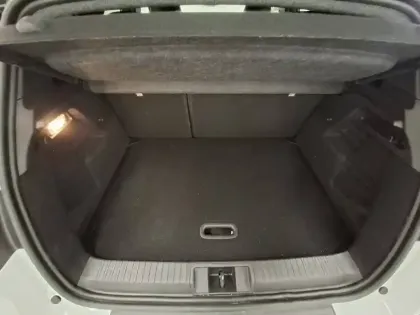 Photo 17 Renault Captur  E-Tech full hybrid 145 ch