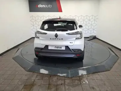 Photo 7 Renault Captur  E-Tech full hybrid 145 ch