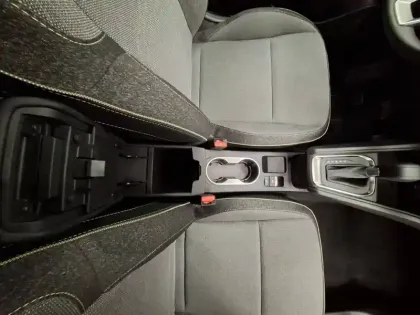 Photo 27 Renault Captur  E-Tech full hybrid 145 ch