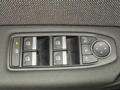 Photo 32 Renault Captur  E-Tech full hybrid 145 ch