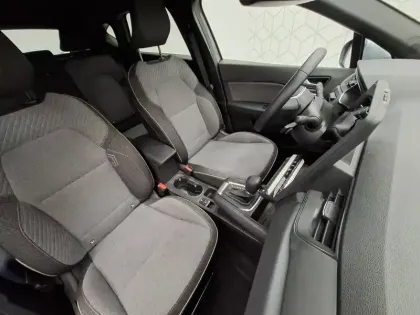 Photo 29 Renault Captur  E-Tech full hybrid 145 ch