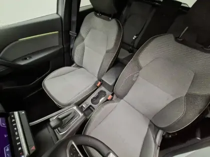 Photo 31 Renault Captur  E-Tech full hybrid 145 ch