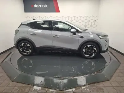 Photo 4 Renault Captur  E-Tech full hybrid 145 ch