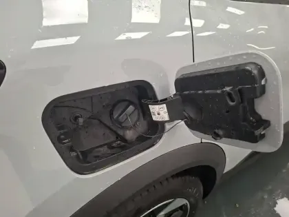 Photo 16 Renault Captur  E-Tech full hybrid 145 ch