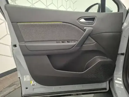 Photo 24 Renault Captur  E-Tech full hybrid 145 ch