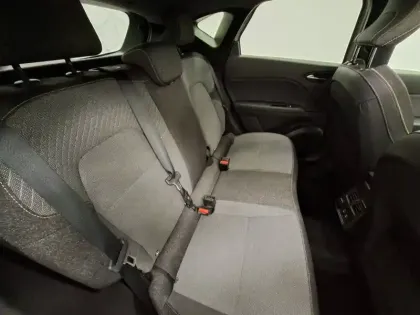 Photo 19 Renault Captur  E-Tech full hybrid 145 ch