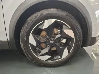 Photo 12 Renault Captur  E-Tech full hybrid 145 ch