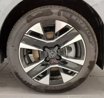 Photo 16 Peugeot 208  Hybrid 110 e-DCS6