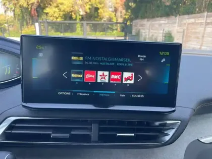 Photo 13 Peugeot 3008  Hybrid 225 e-EAT8