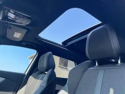 Photo 18 Peugeot 3008  Hybrid 225 e-EAT8