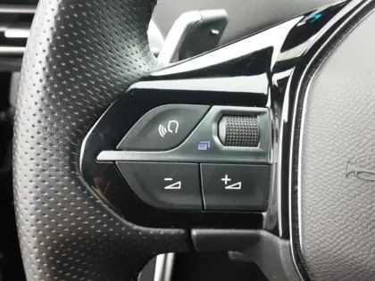 Photo 19 Peugeot 3008  Hybrid 225 e-EAT8