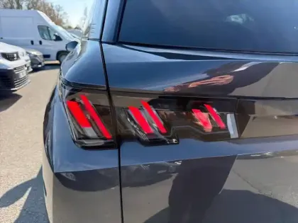 Photo 36 Peugeot 5008  Hybrid 145 e-DCS6