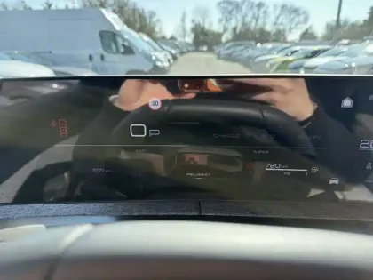 Photo 29 Peugeot 5008  Hybrid 145 e-DCS6