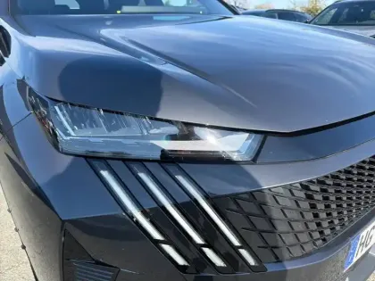 Photo 35 Peugeot 5008  Hybrid 145 e-DCS6