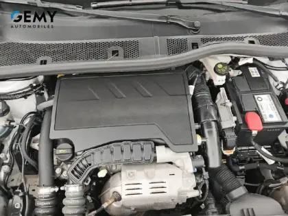 Photo 15 Peugeot 2008  PureTech 100 S&S BVM6