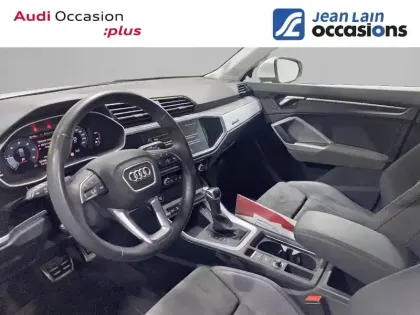 Photo 10 Audi Q3  40 TDI 200 ch S tronic 7 Quattro