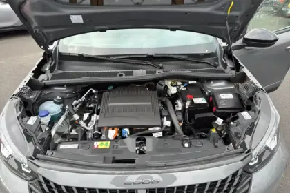 Photo 12 Peugeot 2008  Electrique 54 kWh 156 ch