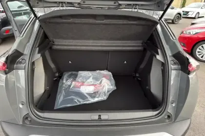 Photo 54 Peugeot 2008  Electrique 54 kWh 156 ch