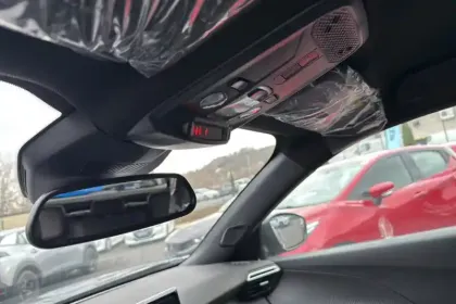 Photo 68 Peugeot 2008  Electrique 54 kWh 156 ch