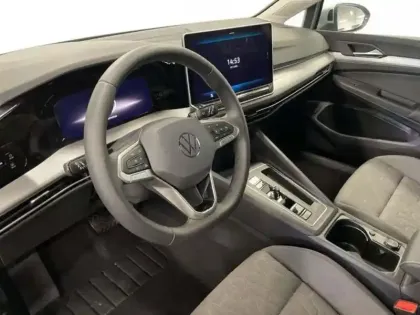 Photo 19 Volkswagen Golf 1.5 eHybrid 204 DSG6 VW Edition