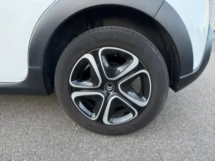 Photo 9 Citroën C3  1.2 PureTech 83ch S&S Shine