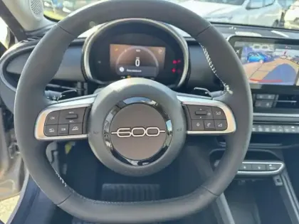 Photo 8 Fiat 600  1.2 Hybrid Turbo 110ch Pack Confort DCT6