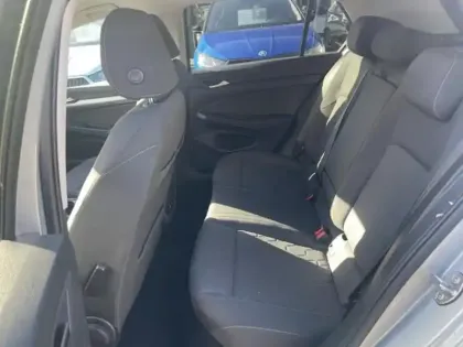 Photo 13 Volkswagen Golf  1.5 eHybrid 204ch VW Edition DSG6