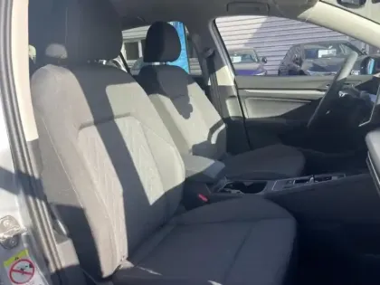 Photo 14 Volkswagen Golf  1.5 eHybrid 204ch VW Edition DSG6