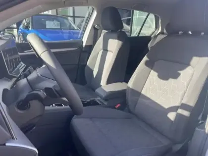 Photo 12 Volkswagen Golf  1.5 eHybrid 204ch VW Edition DSG6