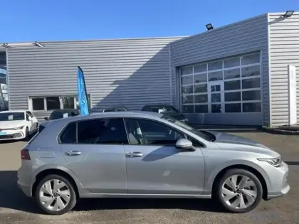 Photo 7 Volkswagen Golf  1.5 eHybrid 204ch VW Edition DSG6