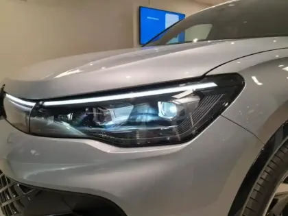 Photo 13 Volkswagen Tiguan  1.5 eHybrid 272ch R-Line Edition DSG6