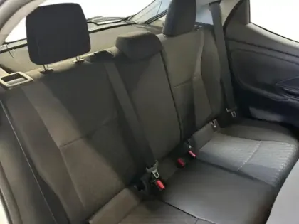 Photo 8 Toyota Yaris  116h Dynamic 5p MY22