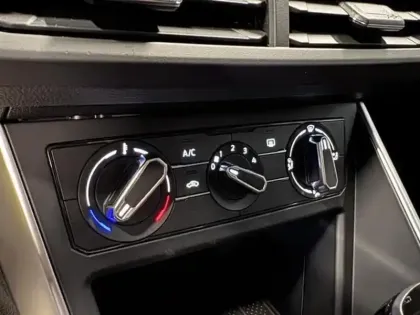 Photo 11 Volkswagen Polo  1.0 TSI 95ch VW Edition DSG7