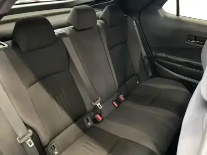 Photo 8 Toyota C-HR  1.8 Hybride 140ch Design NG23