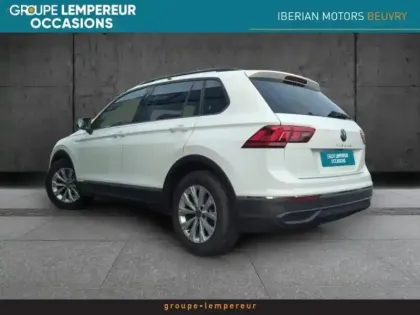Photo 10 Volkswagen Tiguan  1.5 TSI 150ch Life Business DSG7
