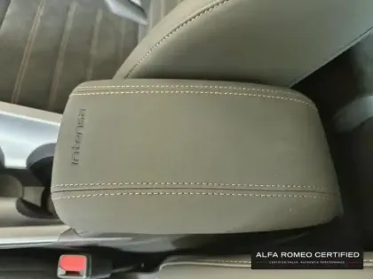 Photo 8 Alfa Romeo Tonale  1.5 Ibrida 160ch Intensa TCT