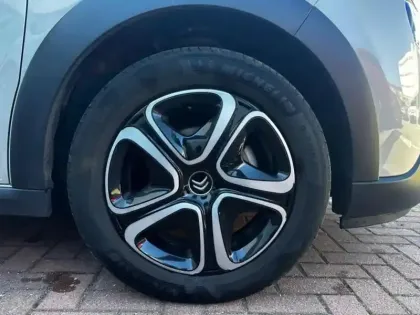 Photo 6 Citroën C3  1.2 PureTech 83ch S&S C-Series 123g