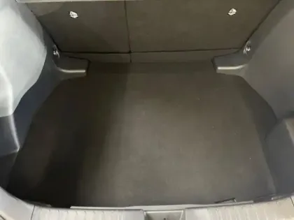 Photo 11 Toyota C-HR  2.0 Hybride 200ch Design NG23