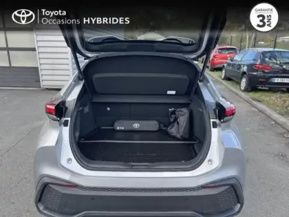 Photo 24 Toyota C-HR  2.0 Hybride Rechargeable 225ch Design MY25