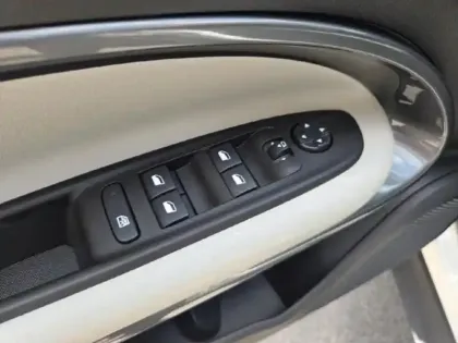 Photo 11 Fiat 600  e 156ch 54kWh La Prima