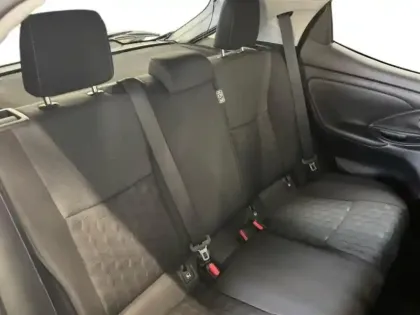 Photo 8 Toyota Yaris  116h Design 5p MC24