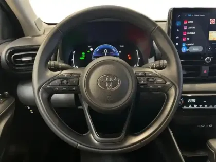 Photo 14 Toyota Yaris  116h Design 5p MC24