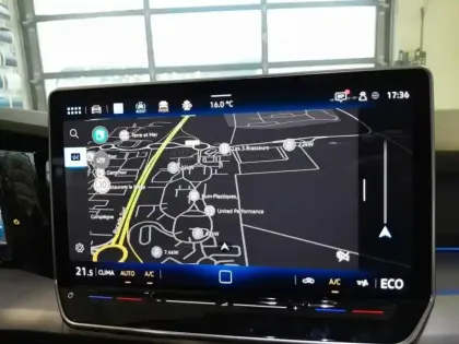 Photo 14 Volkswagen Golf  1.5 eHybrid 204ch VW Edition DSG6