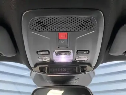 Photo 12 Peugeot 2008  1.2 Hybrid 145ch Allure e-DCS6