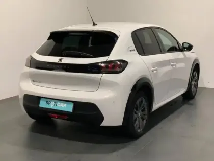 Photo 6 Peugeot 208  e- 136ch Style