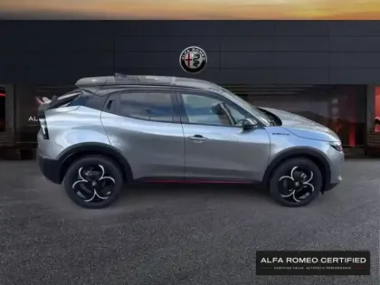 Photo 3 Alfa Romeo Junior  1.2 Ibrida 145ch Speciale e-DCT6