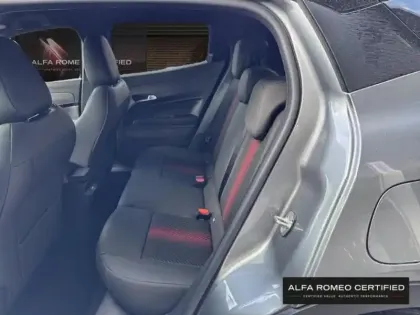 Photo 10 Alfa Romeo Junior  1.2 Ibrida 145ch Speciale e-DCT6